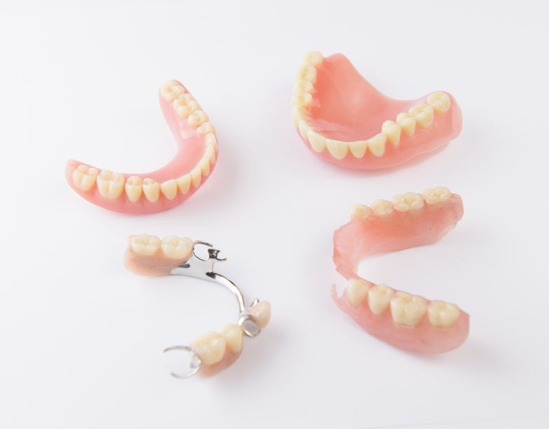4 Signs It May Be Time For Dentures