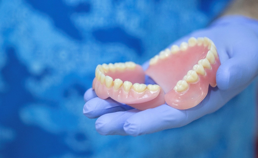5 Common Signs of Ill-Fitting Dentures